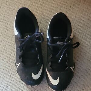 Nike Black and White Sneakers Low-Top Athletic Shoes